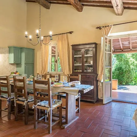 Apartment Il Giardino Lucignano